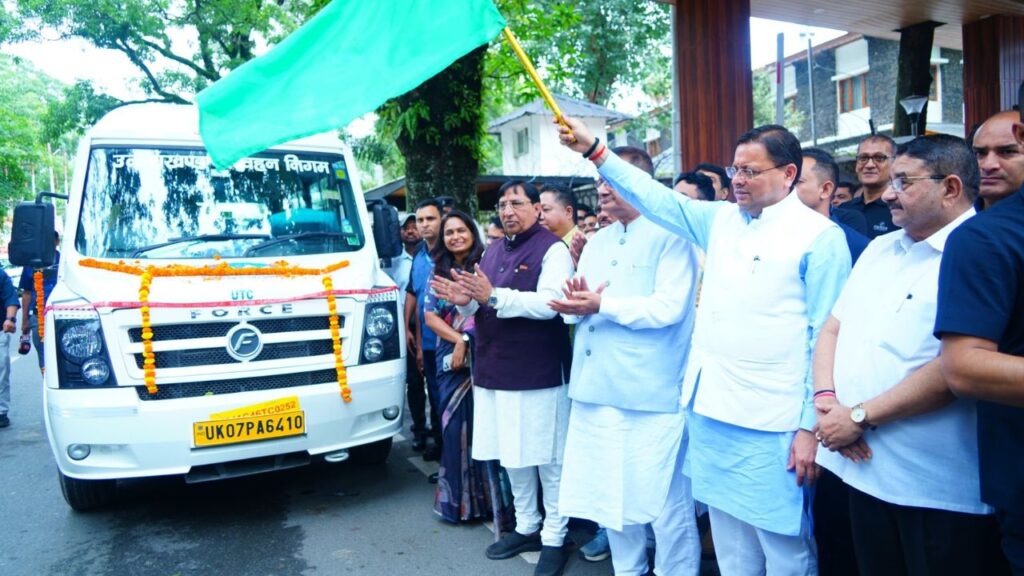 cm dhami tempo traveller bus