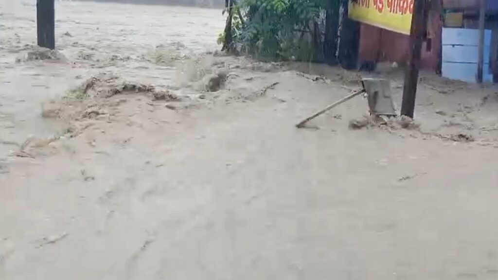 मूसलाधार बारिश से ऋषिकेश बेहाल