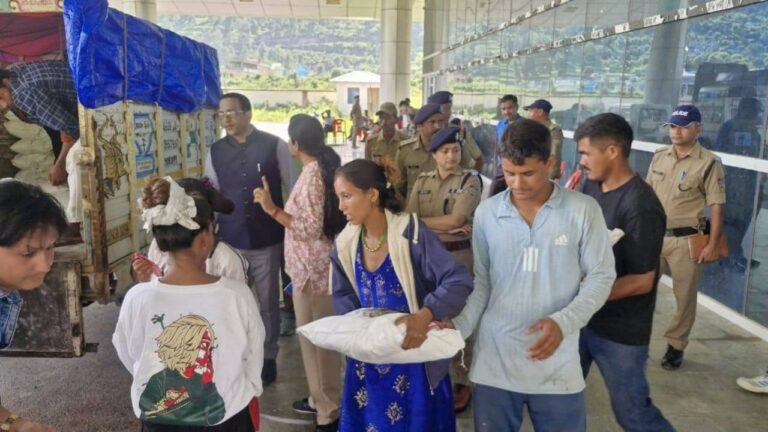 harsil-dharali-relief-supply