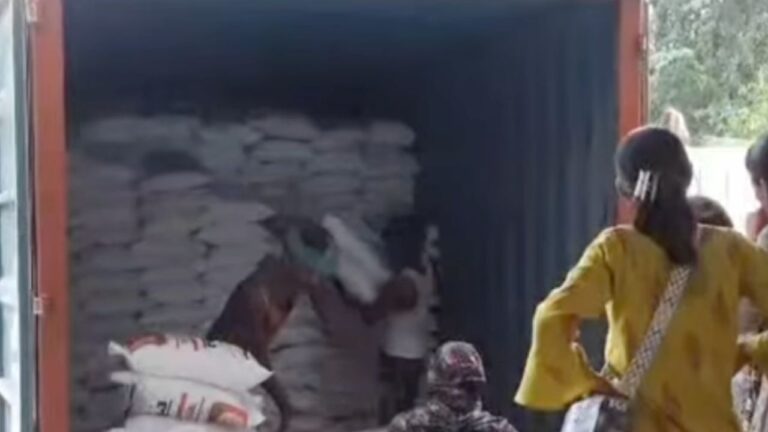 योगी आदित्यनाथ द्वारा उत्तराखंड आपदा क्षेत्रों के लिए भेजी गई राहत सामग्री