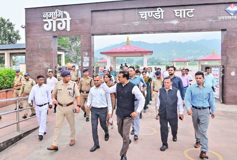 2027 हरिद्वार कुंभ की तैयारियों का स्थलीय निरीक्षण करते मुख्य सचिव आनंद बर्द्धन