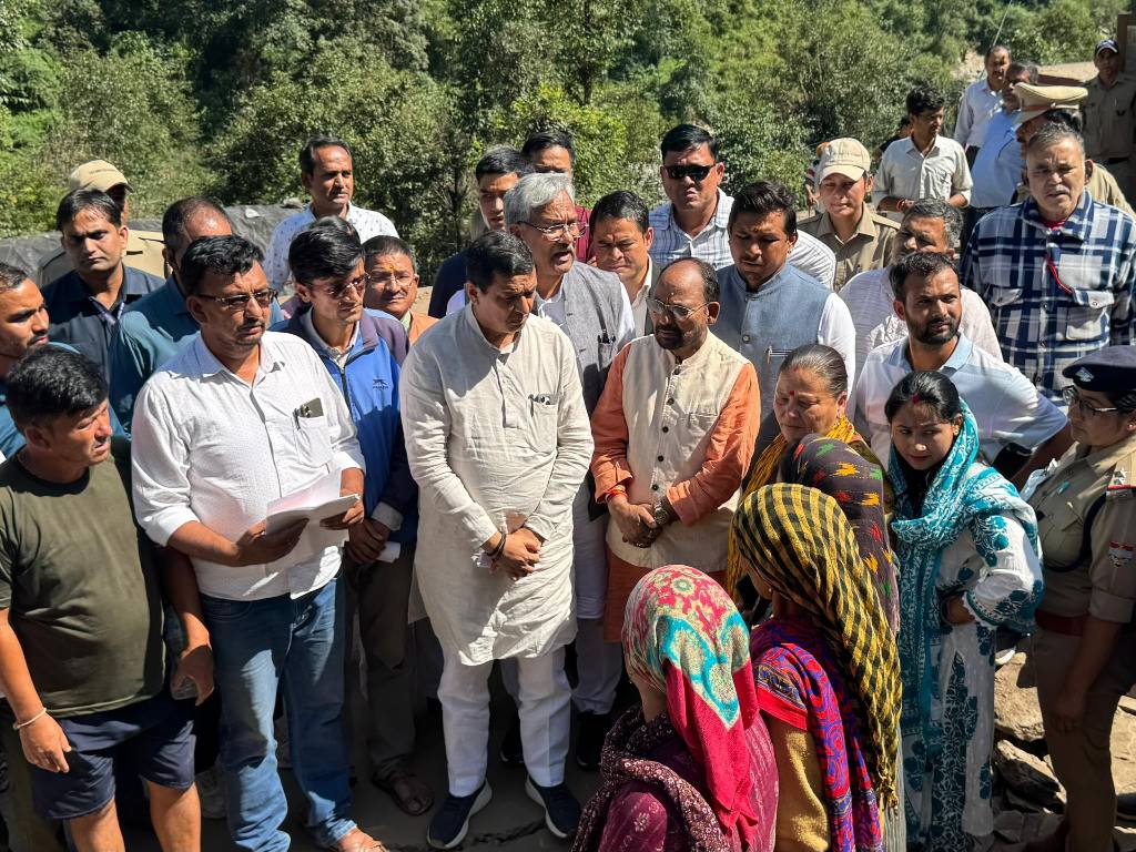 चमोली नंदानगर भूस्खलन से प्रभावित गांवों का दृश्य, राहत कार्य जारी