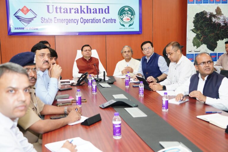 उत्तराखंड में अतिवृष्टि पर सीएम धामी का SEOC दौरा