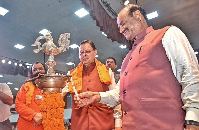 AI समिट में लोकसभा अध्यक्ष ओम बिरला और सीएम धामी