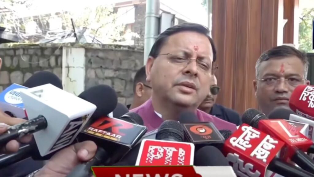 सीएम पुष्कर सिंह धामी UKSSSC नकल प्रकरण पर बयान देते हुए