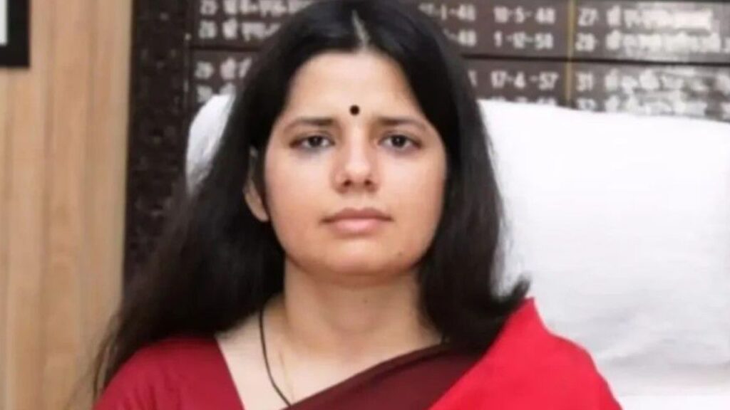 रानीबाग-ज्योलीकोट हाईवे की खराब हालत पर डीएम वंदना की कार्रवाई