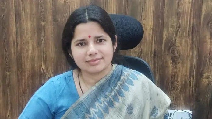 DM Vandana taking action on road construction negligence in Haldwani