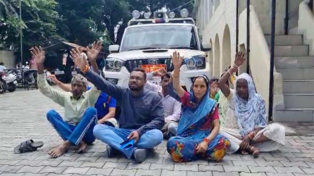 haldwani sdm court protest