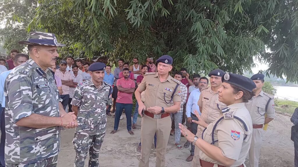 भारत-नेपाल सीमा पर तैनात सुरक्षा बल