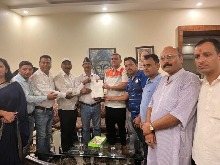 राजकीय शिक्षक संघ का प्रिंसिपल पदों पर सीधी भर्ती के विरोध में ज्ञापन