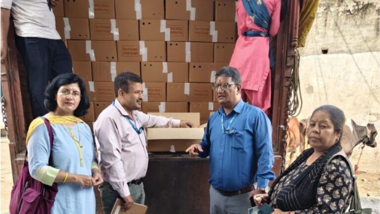 किच्छा में खाद्य सुरक्षा विभाग ने दूषित मिठाई नष्ट करते हुए कारखाना बंद किया