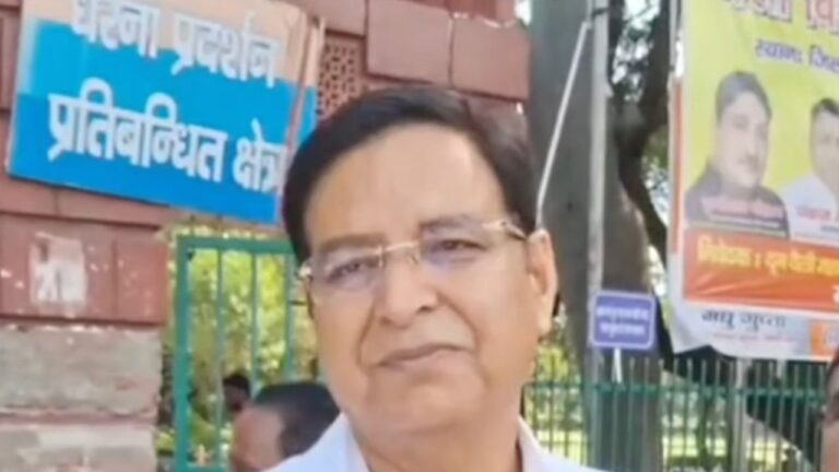 सीएम धामी से बेरोजगार संघ की मुलाकात के बाद उत्तराखंड में सियासत गरमाई।