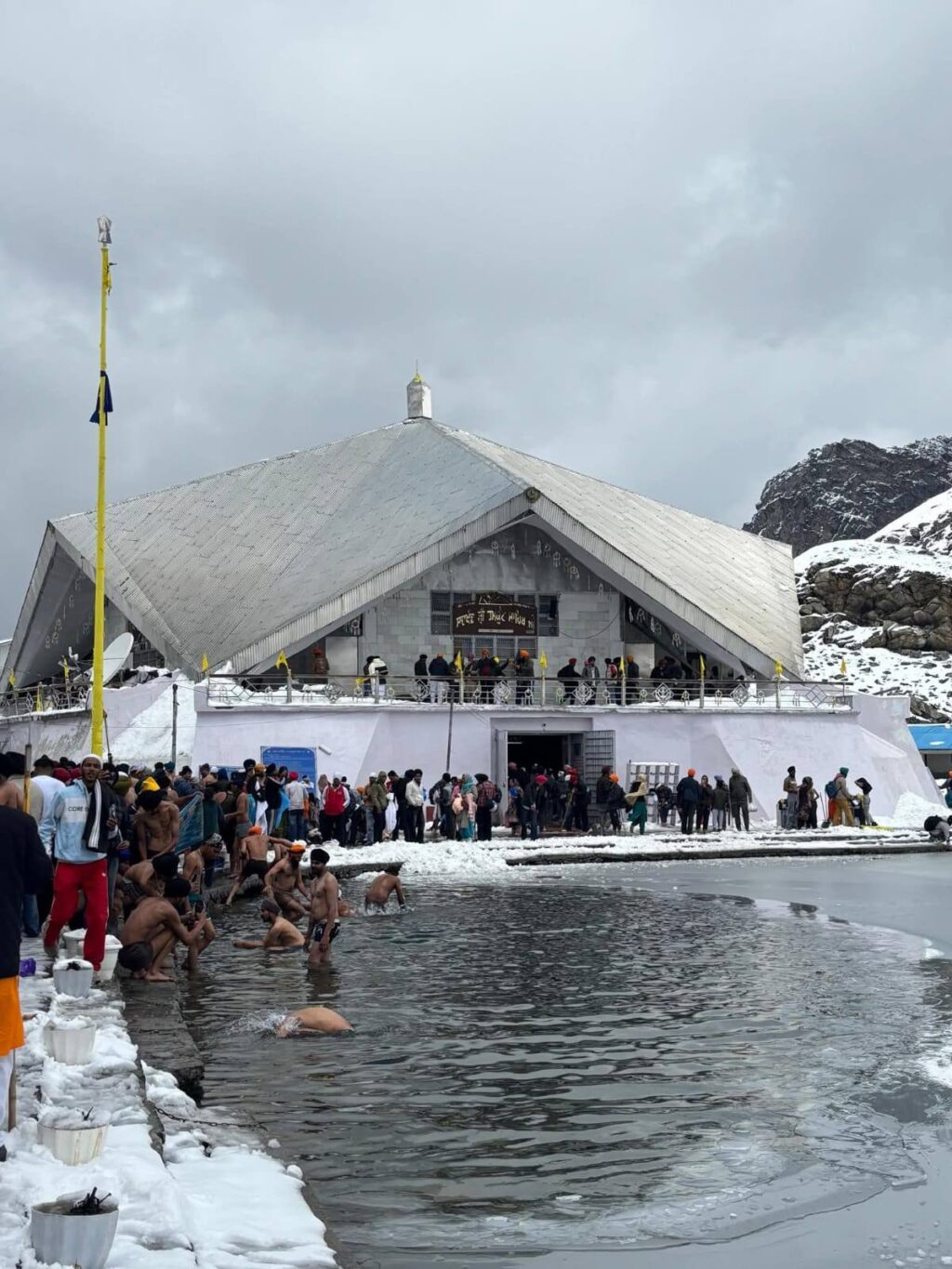 Hemkund Sahib covered with snow during winter closing ceremony