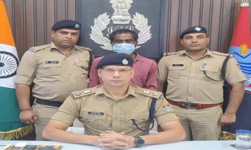 उत्तराखंड पुलिस ने चावल के कट्टों में छिपा 165 किलो गांजा बरामद किया