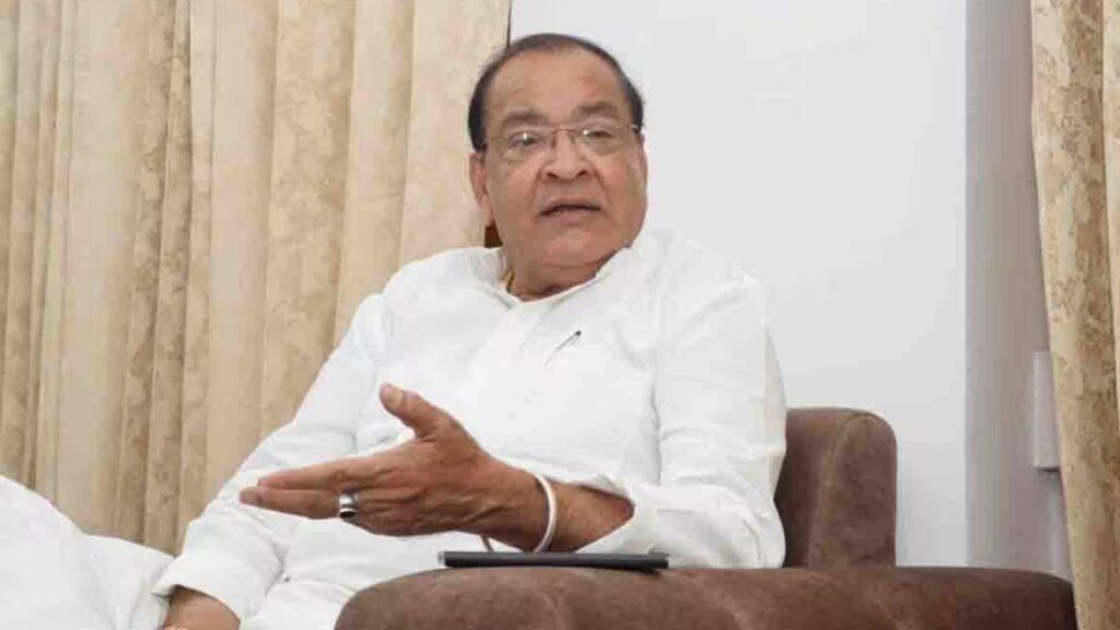 पत्रकार राजीव प्रताप की संदिग्ध मौत पर CBI जांच की मांग करते नेता प्रतिपक्ष यशपाल आर्य