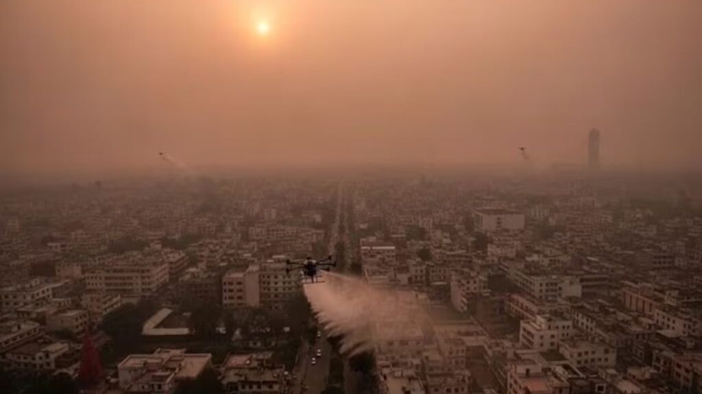 दीपावली के बाद देहरादून में धुंध से घिरी सड़कें, हवा में प्रदूषण बढ़ा