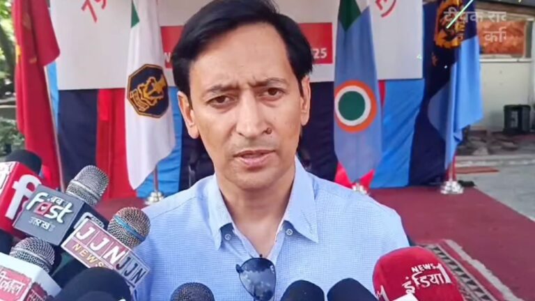 दीपावली से पहले बाजारों में मिलावट पर नकेल कसते IAS दीपक रावत