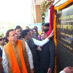 मुख्यमंत्री पुष्कर सिंह धामी PGICON-2025 सम्मेलन में दीप प्रज्ज्वलित करते हुए