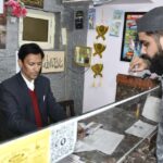 दीपक रावत हल्द्वानी में फर्जी दस्तावेज़ मामले की जांच करते हुए