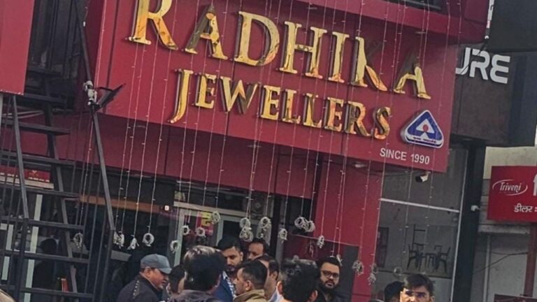हल्द्वानी कुसुमखेड़ा राधिका ज्वेलर्स में हुई बड़ी ज्वेलरी चोरी