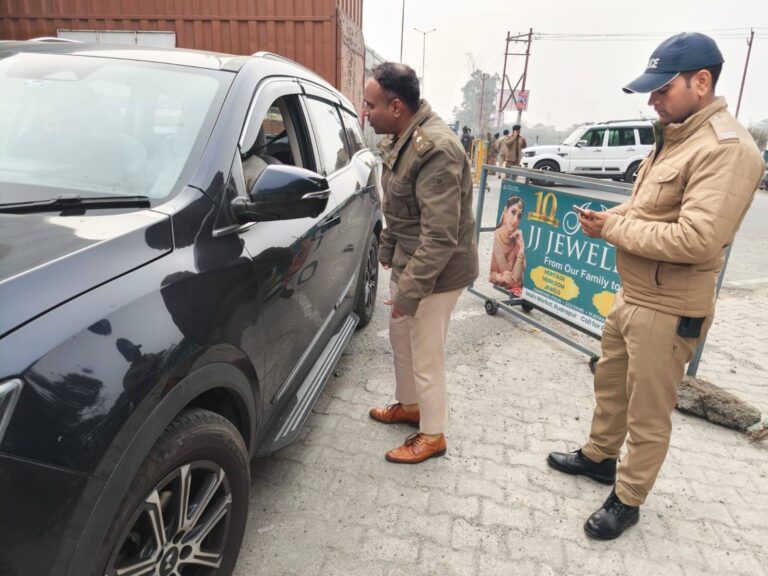 नववर्ष पर नैनीताल में सुरक्षा और यातायात व्यवस्था की निगरानी करते SSP डॉ. मंजूनाथ टी.सी.