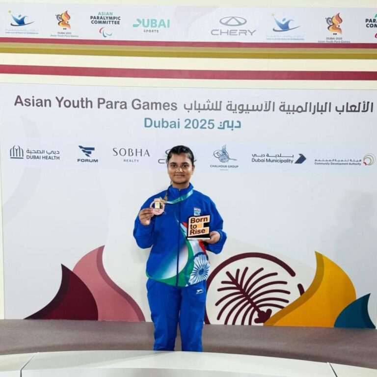 एशियन यूथ पैरा गेम्स 2025 में ब्रॉन्ज मेडल जीतने वाली पैरा बैडमिंटन खिलाड़ी शिवांगी पांडेय