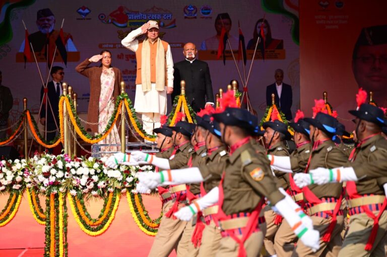 देहरादून में पीआरडी स्थापना दिवस पर मुख्यमंत्री पुष्कर सिंह धामी संबोधित करते हुए