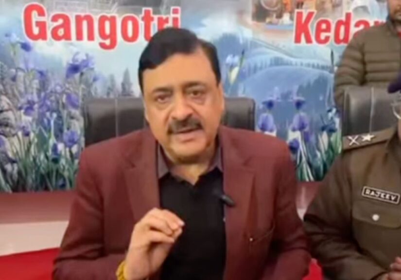 चारधाम यात्रा में मोबाइल प्रतिबंध को लेकर गढ़वाल आयुक्त की बैठक