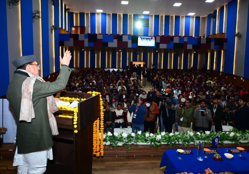 उत्तरकाशी में विंटर टूरिज्म कॉनक्लेव का शुभारंभ करते मुख्यमंत्री पुष्कर सिंह धामी