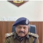 देहरादून परीक्षा केंद्र में STF द्वारा पकड़ा गया हाईटेक नकल सेटअप