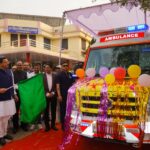 टनकपुर उपजिला अस्पताल में ACLS एम्बुलेंस को हरी झंडी दिखाते मुख्यमंत्री पुष्कर सिंह धामी