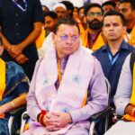 सीएम पुष्कर सिंह धामी मन की बात 132वां एपिसोड सुनते हुए देहरादून में