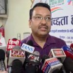 बनभूलपुरा हल्द्वानी में पीएम आवास योजना कैंप की तैयारी करते अधिकारी