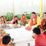 मुख्यमंत्री पुष्कर सिंह धामी रामनवमी पर कन्या पूजन करते हुए