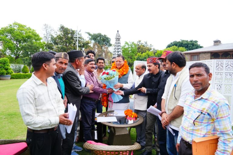 दिवारीखौल जोखणी मोटर मार्ग को वित्तीय स्वीकृति पर मुख्यमंत्री पुष्कर सिंह धामी से मिले जनप्रतिनिधि