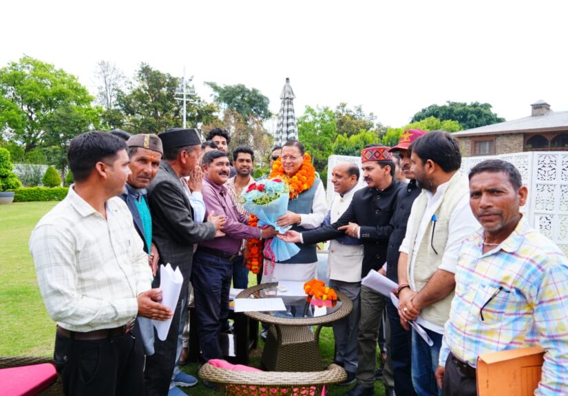 दिवारीखौल जोखणी मोटर मार्ग को वित्तीय स्वीकृति पर मुख्यमंत्री पुष्कर सिंह धामी से मिले जनप्रतिनिधि