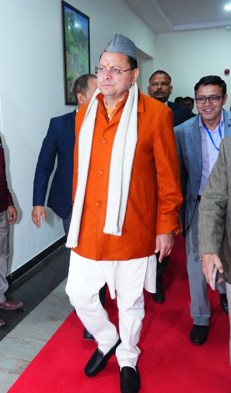 उत्तराखंड में मुख्यमंत्री पुष्कर सिंह धामी सरकार के चार साल में पंचायत भवन निर्माण, गड्डा मुक्त सड़क अभियान और रोपवे परियोजनाओं की तस्वीर