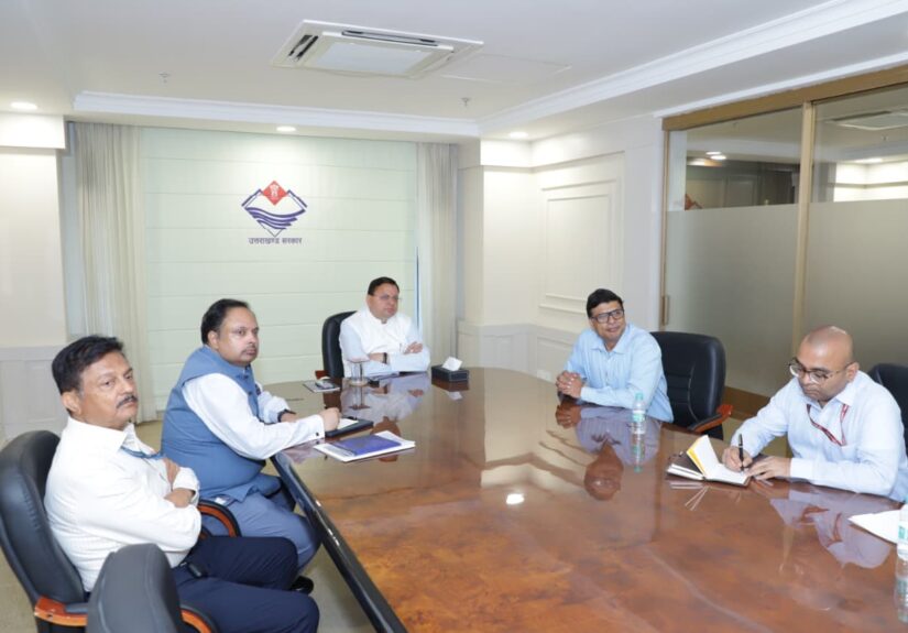 मुख्यमंत्री पुष्कर सिंह धामी ने नई दिल्ली में सीमावर्ती क्षेत्रों के विकास और बनबसा लैंड पोर्ट परियोजना की समीक्षा बैठक की