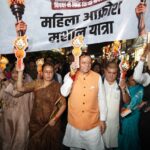 देहरादून में मुख्यमंत्री पुष्कर सिंह धामी के नेतृत्व में महिला आक्रोश मशाल यात्रा में शामिल हजारों महिलाएं