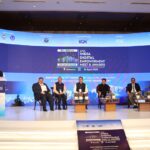 दिल्ली-देहरादून एक्सप्रेस-वे पर चलते वाहन, उत्तराखंड की डिजिटल कनेक्टिविटी को बढ़ावा देते हुए