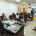 हरिद्वार रोपवे परियोजना की समीक्षा बैठक में डॉ आर राजेश कुमार और अधिकारी