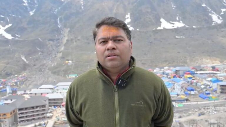 केदारनाथ मंदिर में दर्शन के लिए उमड़ी श्रद्धालुओं की भीड़