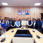 मुख्यमंत्री पुष्कर सिंह धामी डिजिटल इंपॉवरमेंट मीट के आयोजकों से मुलाकात करते हुए