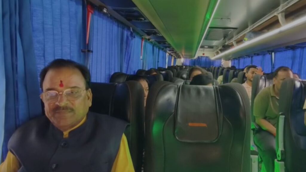 अजय भट्ट ने हल्द्वानी से दिल्ली तक बस यात्रा कर दिया ऊर्जा संरक्षण का संदेश