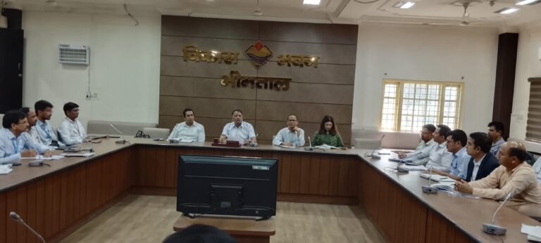 भीमताल विकास भवन में CSR निधि बैठक