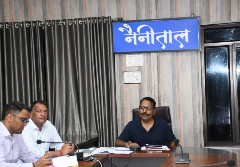 हल्द्वानी में जिला योजना और 20 सूत्रीय कार्यक्रम की समीक्षा बैठक