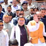 डोल आश्रम अल्मोड़ा में 1100 कन्याओं का पूजन करते मुख्यमंत्री पुष्कर सिंह धामी