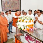 मुख्यमंत्री पुष्कर सिंह धामी ने मेजर जनरल बीसी खण्डूरी को दी श्रद्धांजलि