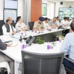 मुख्य सचिव आनन्द बर्द्धन चारधाम यात्रा और मानसून तैयारियों की समीक्षा बैठक करते हुए