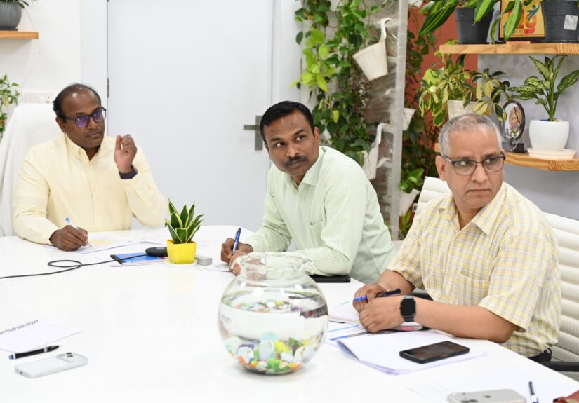 वीडियो कांफ्रेंसिंग के माध्यम से SIR अभियान की समीक्षा बैठक लेते मुख्य निर्वाचन अधिकारी डॉ बीवीआरसी पुरुषोत्तम